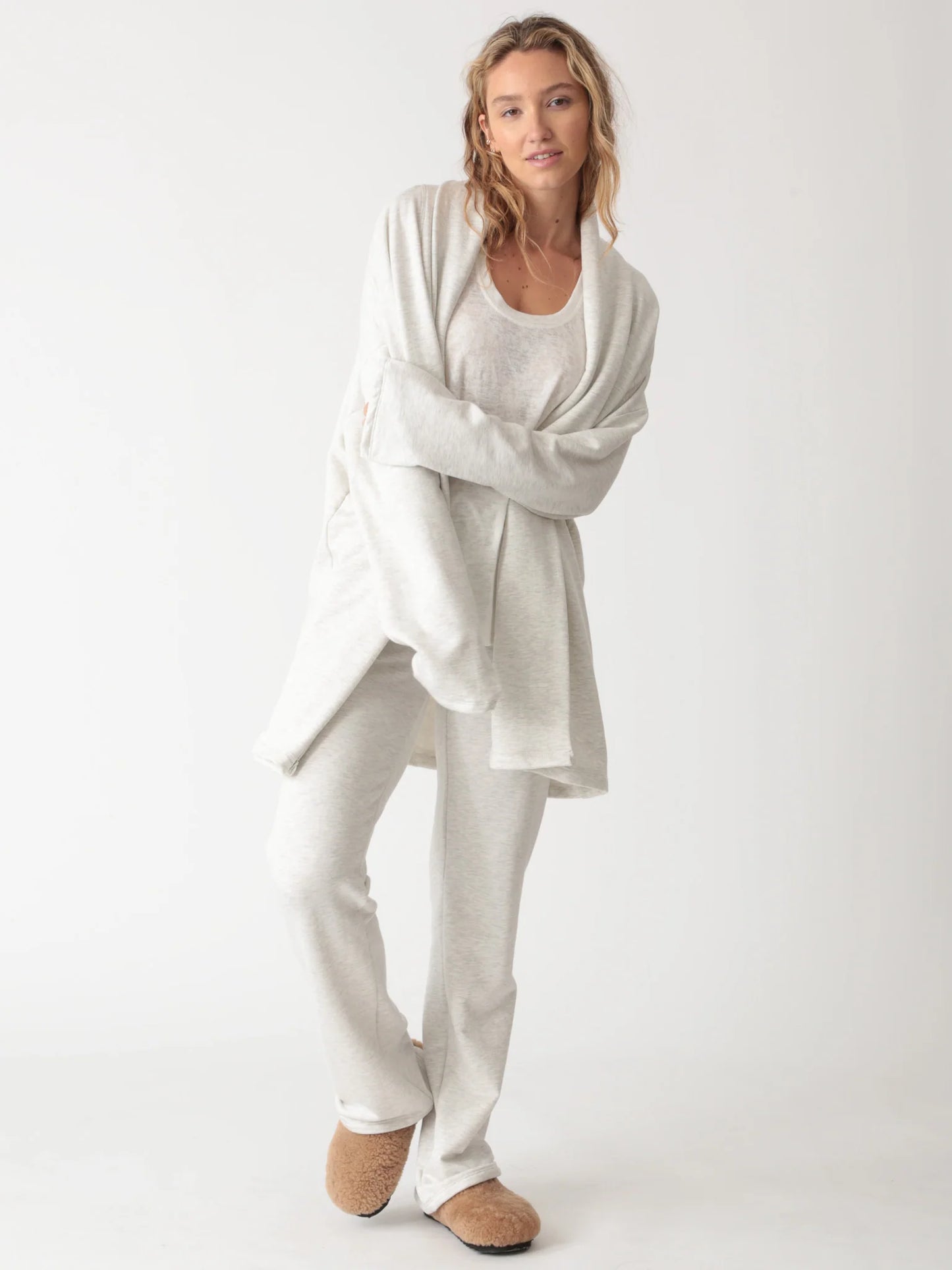Luxe Fleece Lounge Shawl - Light Heather Grey