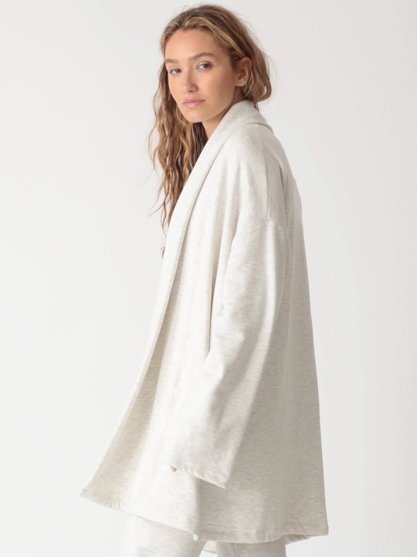 Luxe Fleece Lounge Shawl - Light Heather Grey