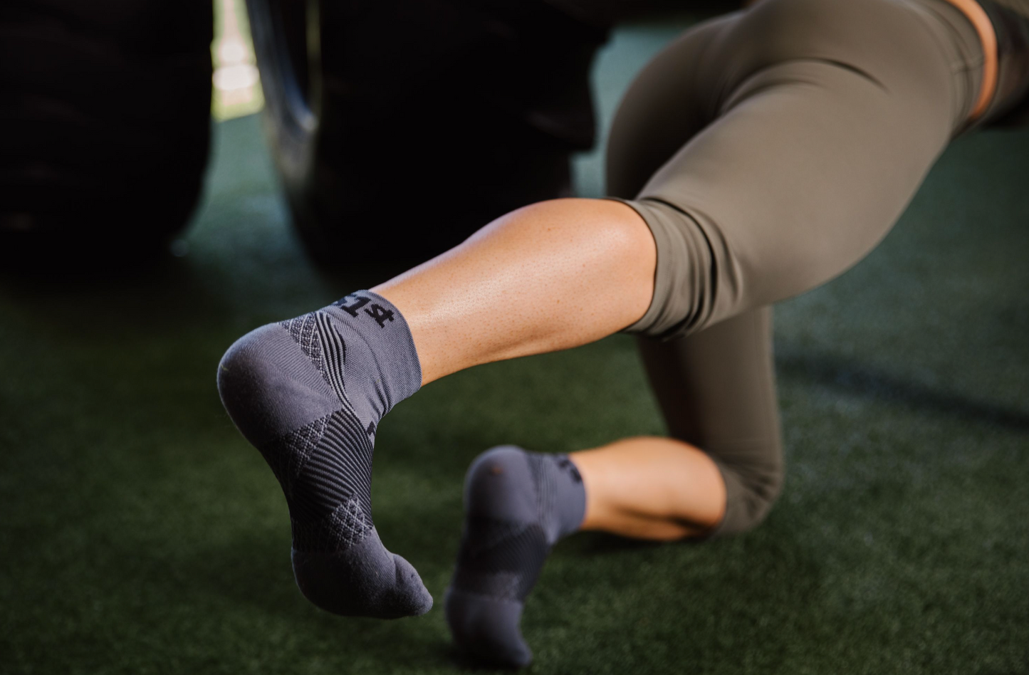 OS1st FS4 Plantar Fasciitis Compression Socks (1/4 Crew)