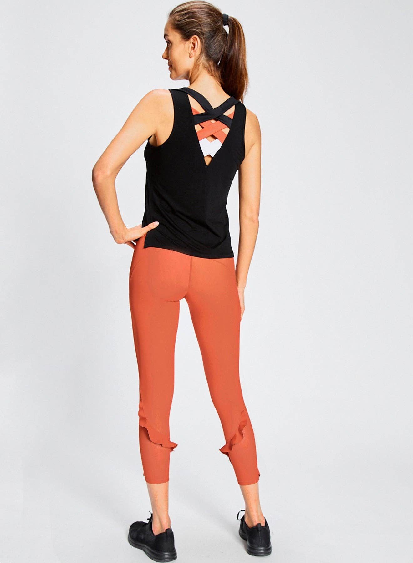 Urban Savage - Ruffle Legging: Black / M