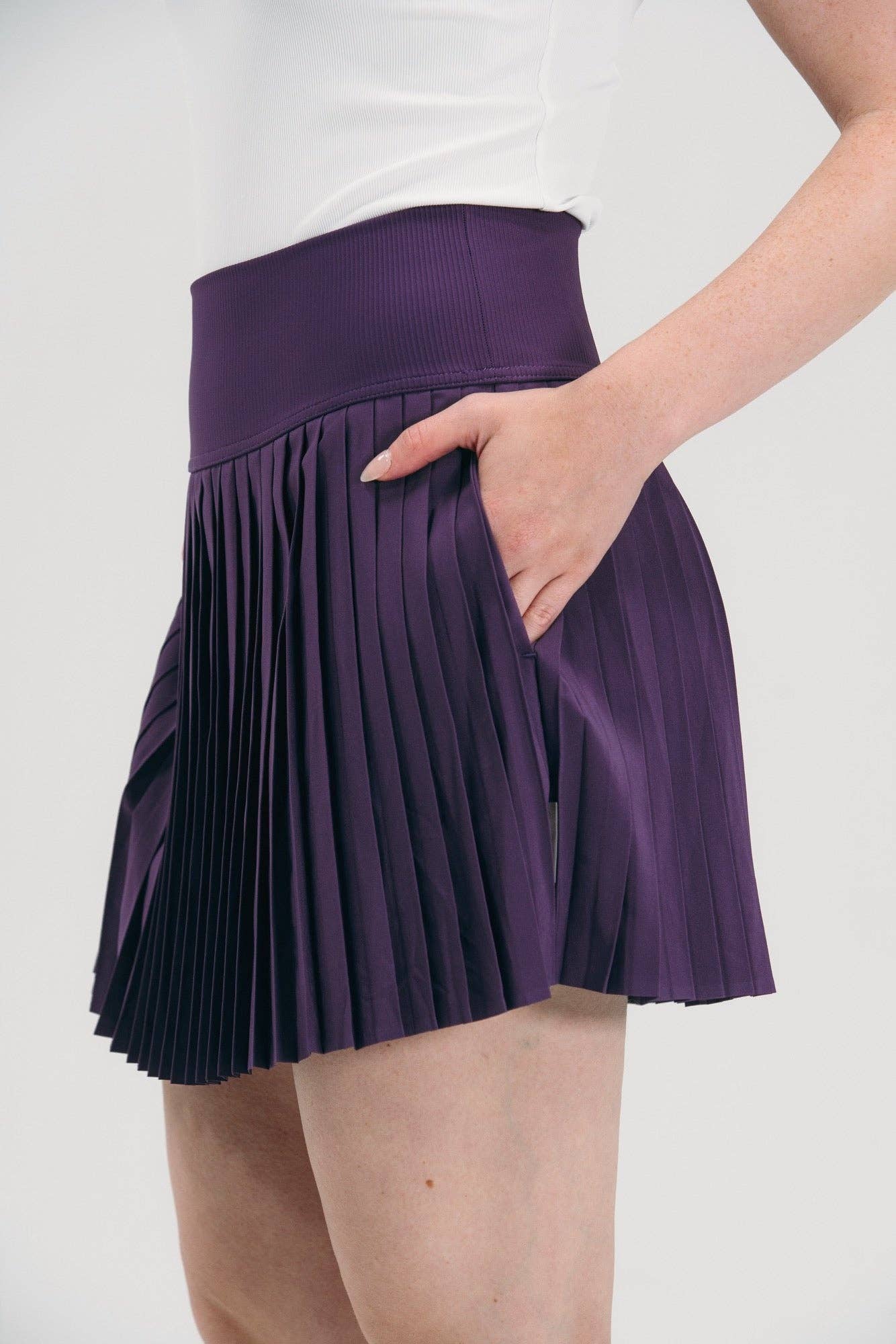 Foray Golf - Pleated Performance Skirt: Plum / M